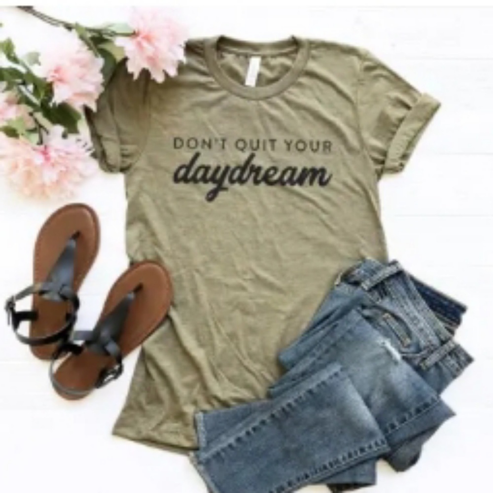 NWT graphic tee don't quit daydream army green new